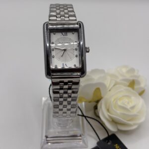 Montre carré argenté