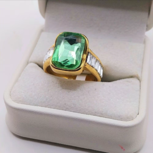 Bague perle verte