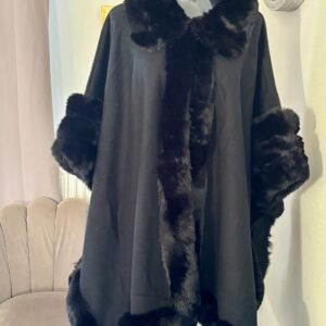 CAP avec fausse fourrure