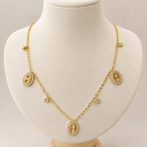 Collier fin motifs