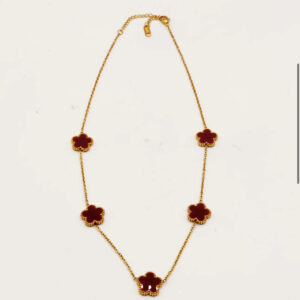 Collier fleurs bordeaux