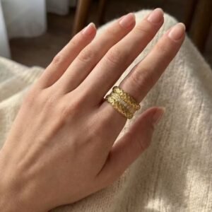 Bague avec strasses