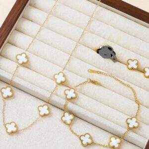 Parure trèfles blanche 3 pièces
